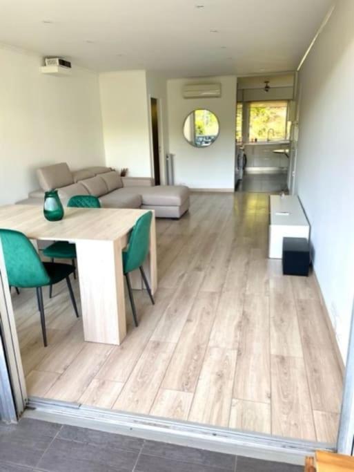 Appartement En Residence Avec Piscine, Cinema Nice Luaran gambar